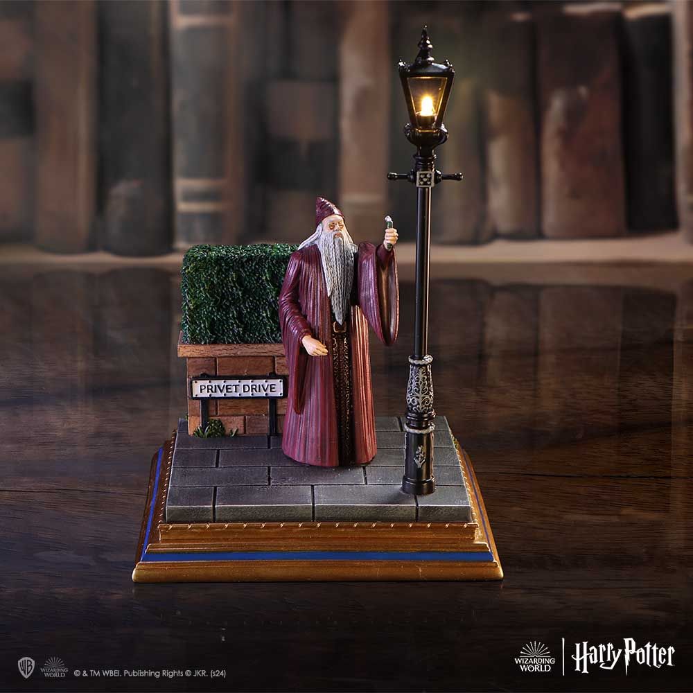 Privet Drive Light Up Figurine